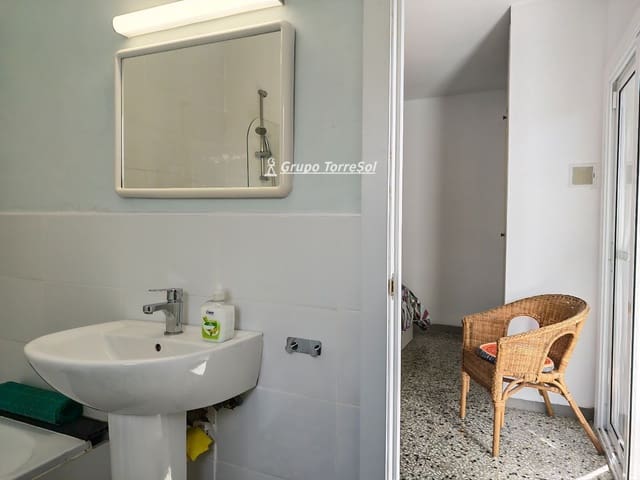 3 sypialnia Willa na sprzedaż w Bellvei z basenem garażem - 350 000 € (Ref: 9775880)