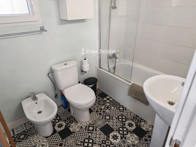 3 sypialnia Willa na sprzedaż w Bellvei z basenem garażem - 350 000 € (Ref: 9775880)