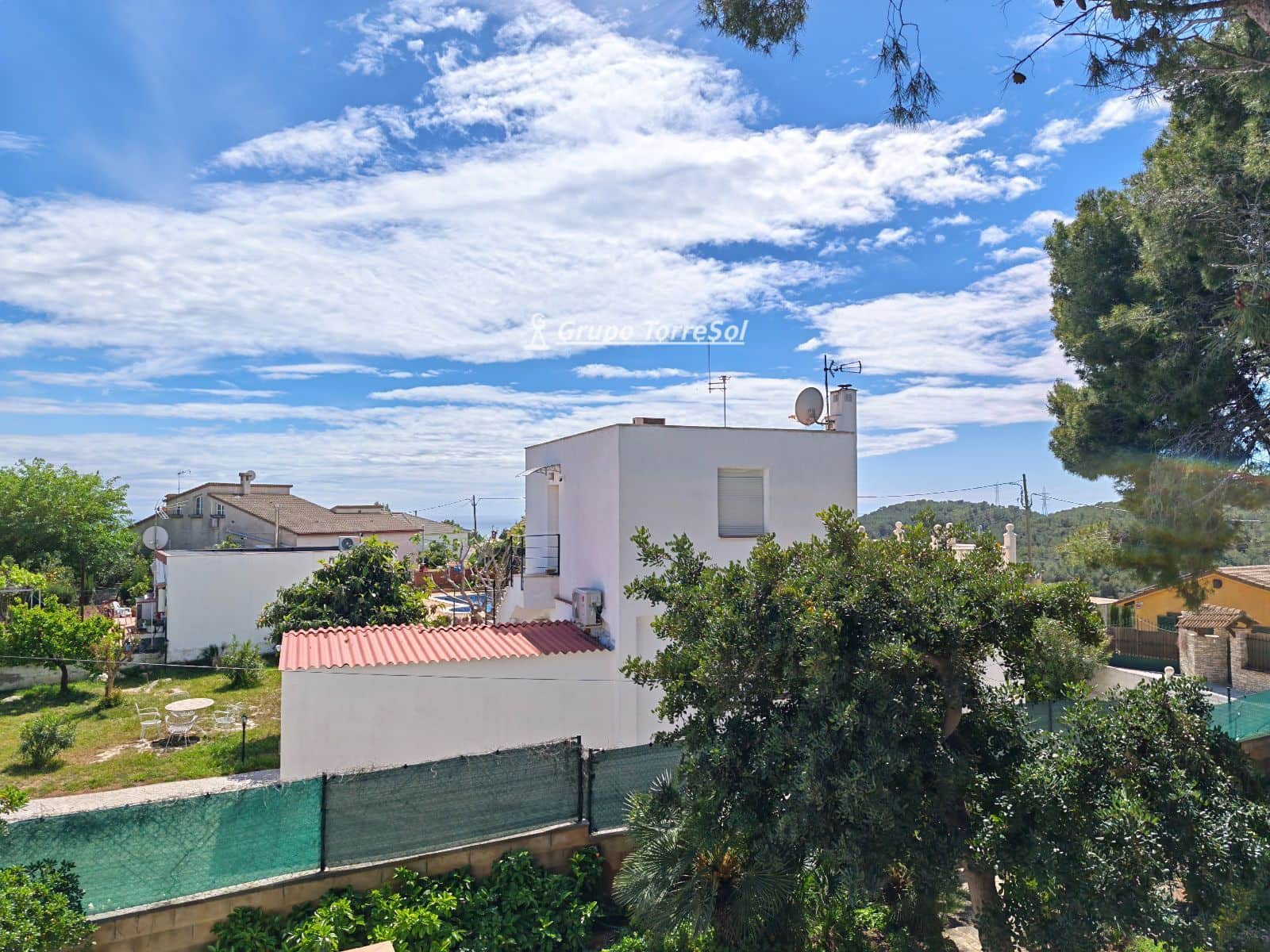3 bedroom Villa for sale in Bellvei with pool garage - € 350,000 (Ref: 9775880)