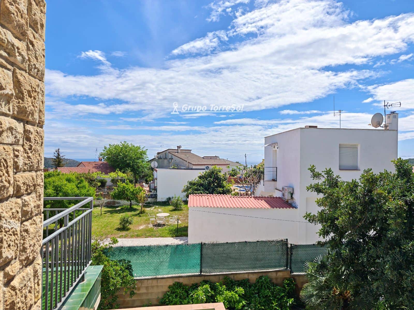 3 bedroom Villa for sale in Bellvei with pool garage - € 350,000 (Ref: 9775880)