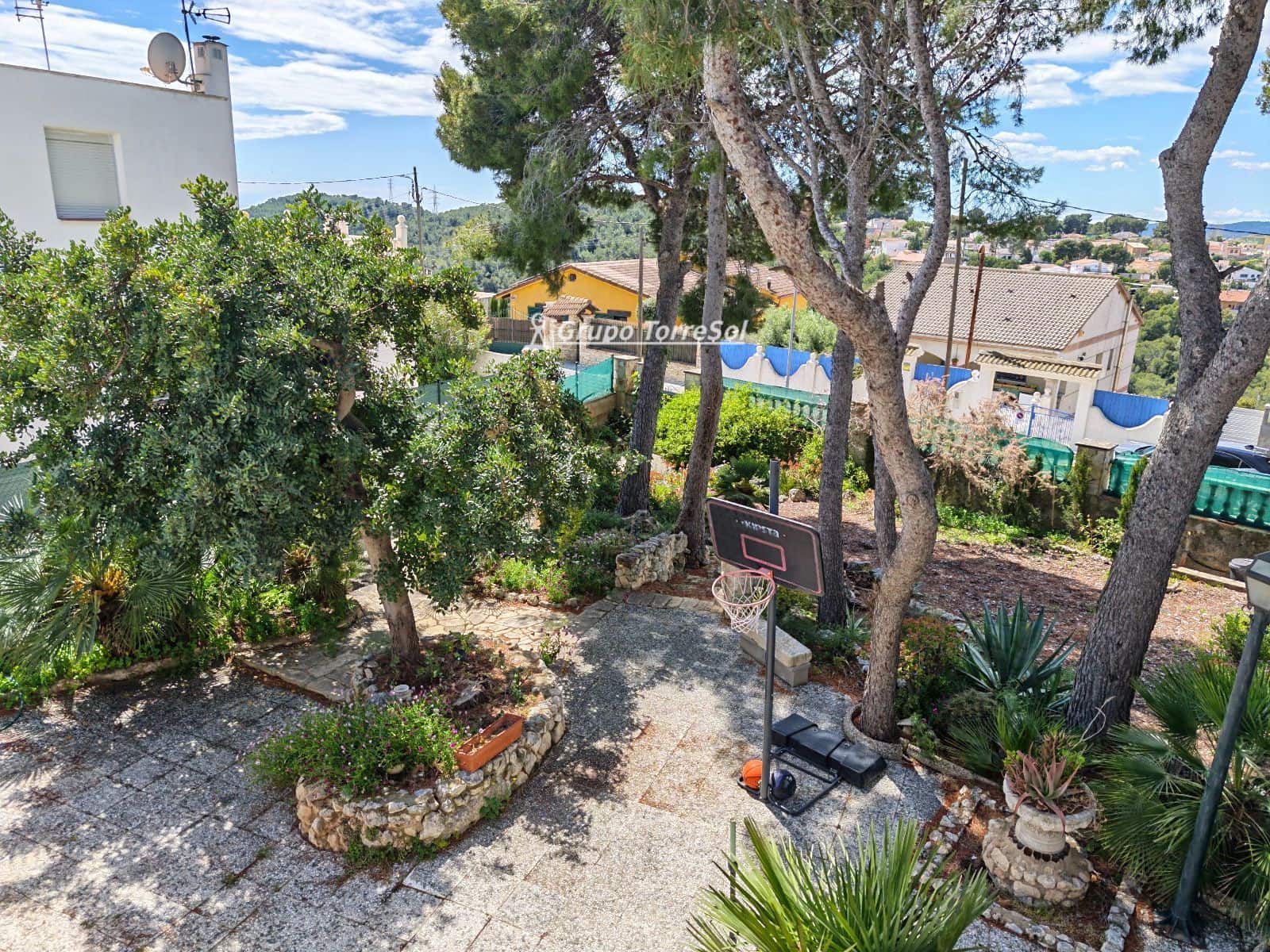 3 bedroom Villa for sale in Bellvei with pool garage - € 350,000 (Ref: 9775880)