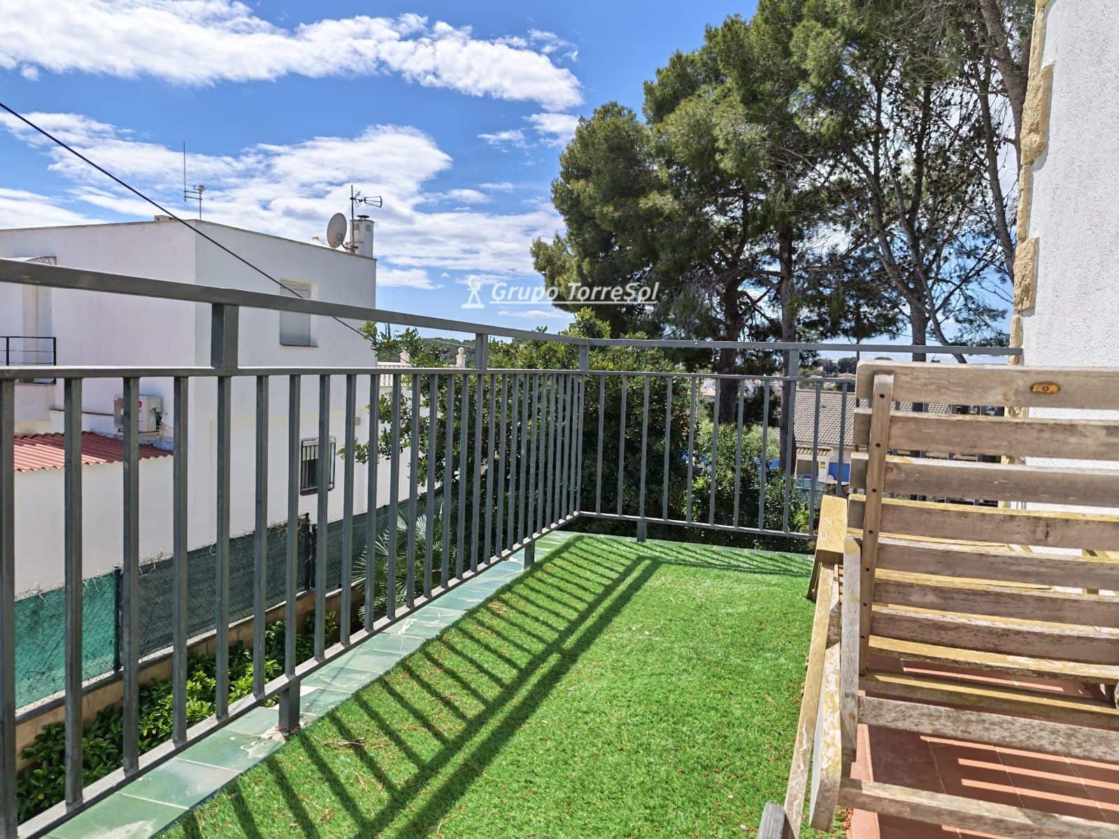 3 bedroom Villa for sale in Bellvei with pool garage - € 350,000 (Ref: 9775880)