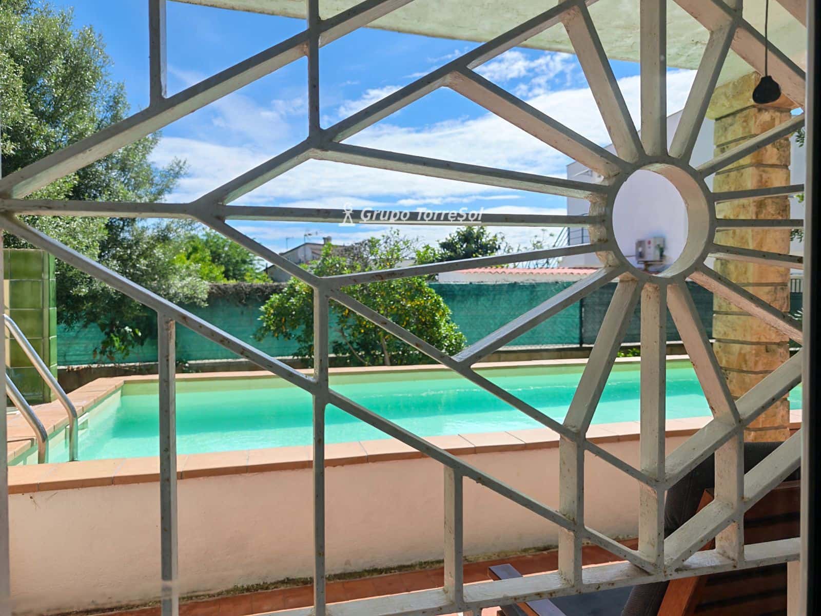 3 bedroom Villa for sale in Bellvei with pool garage - € 350,000 (Ref: 9775880)