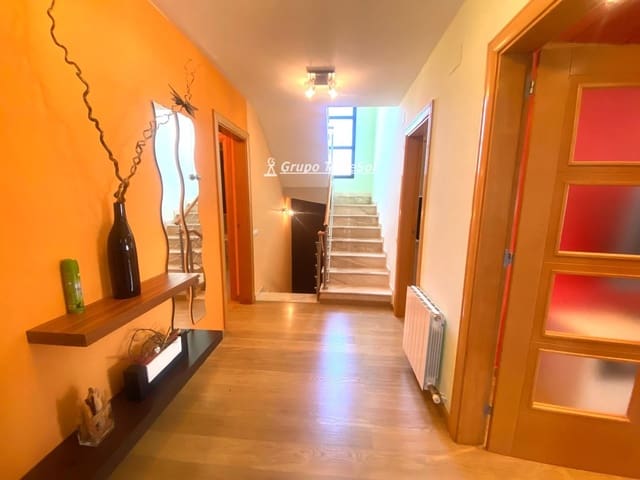 4 camera da letto Villa in vendita in Segur de Calafell, Calafell con piscina garage - 475.000 € (Rif: 9777243)