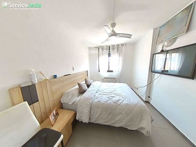 3 makuuhuone Asunto myytävänä paikassa El Vendrell mukana 
autotalli - 215 000 € (Ref: 9784132)