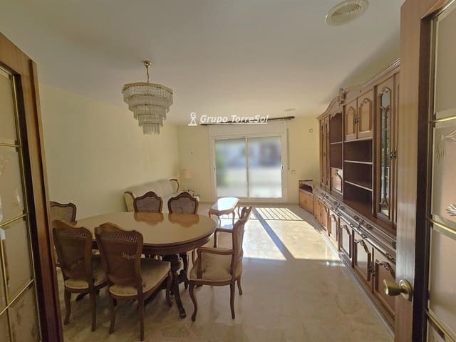 4 quarto Casa em Banda para venda em El Vendrell com garagem - 338 000 € (Ref: 9787552)