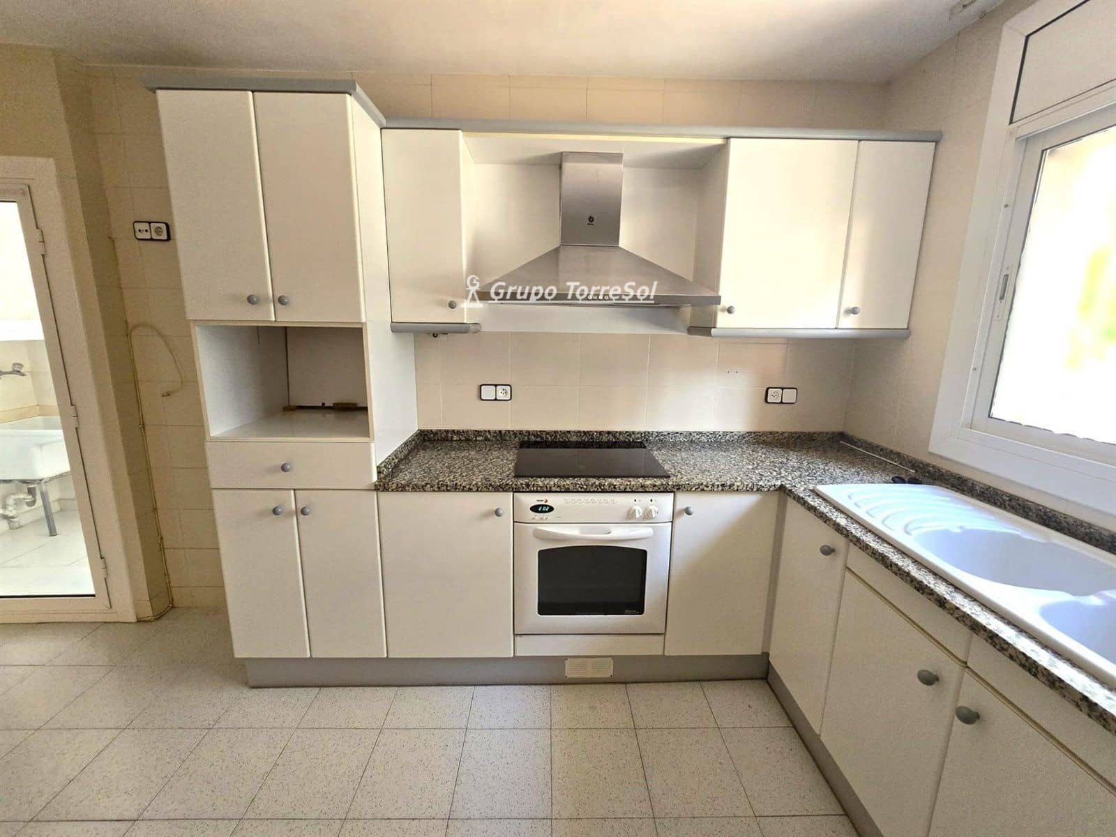 4 makuuhuone Omakotitalo myytävänä paikassa El Vendrell mukana 
autotalli - 338 000 € (Ref: 9787552)