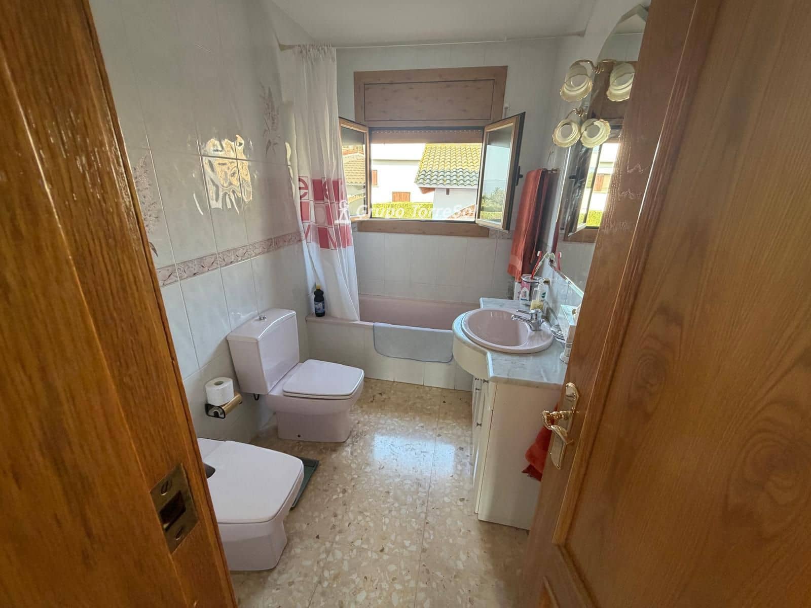 4 sypialnia Willa na sprzedaż w Sant Jaume dels Domenys z basenem garażem - 450 000 € (Ref: 9787874)