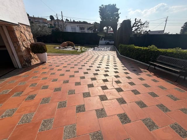 4 sypialnia Willa na sprzedaż w Sant Jaume dels Domenys z basenem garażem - 450 000 € (Ref: 9787874)