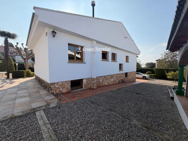 4 sypialnia Willa na sprzedaż w Sant Jaume dels Domenys z basenem garażem - 450 000 € (Ref: 9787874)