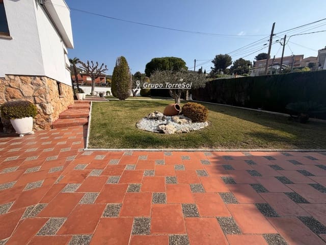 4 sypialnia Willa na sprzedaż w Sant Jaume dels Domenys z basenem garażem - 450 000 € (Ref: 9787874)