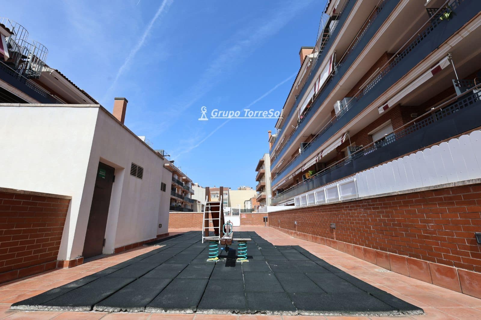 3 soveværelse Penthouse til salg i El Vendrell med swimmingpool garage - € 250.000 (Ref: 9789406)