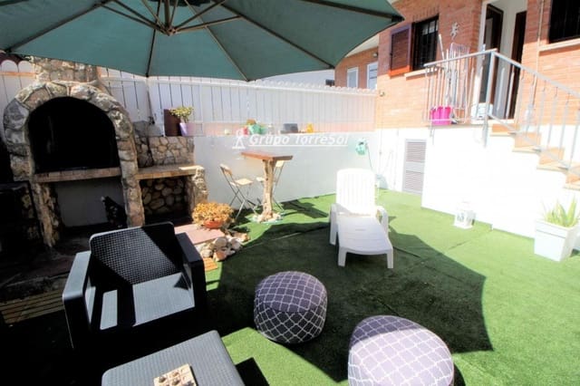 5 quarto Casa em Banda para venda em Torredembarra com garagem - 260 000 € (Ref: 9789567)