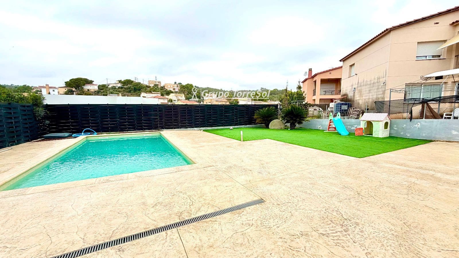 Chalet de 4 habitaciones en Segur de Calafell en venta con piscina garaje - 430.000 € (Ref: 9790043)