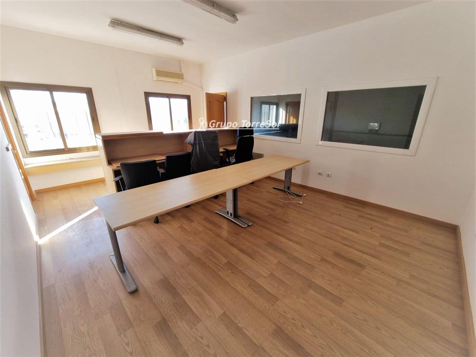 Kaupallinen myytävänä paikassa Torredembarra mukana 
autotalli - 359 000 € (Ref: 9794998)