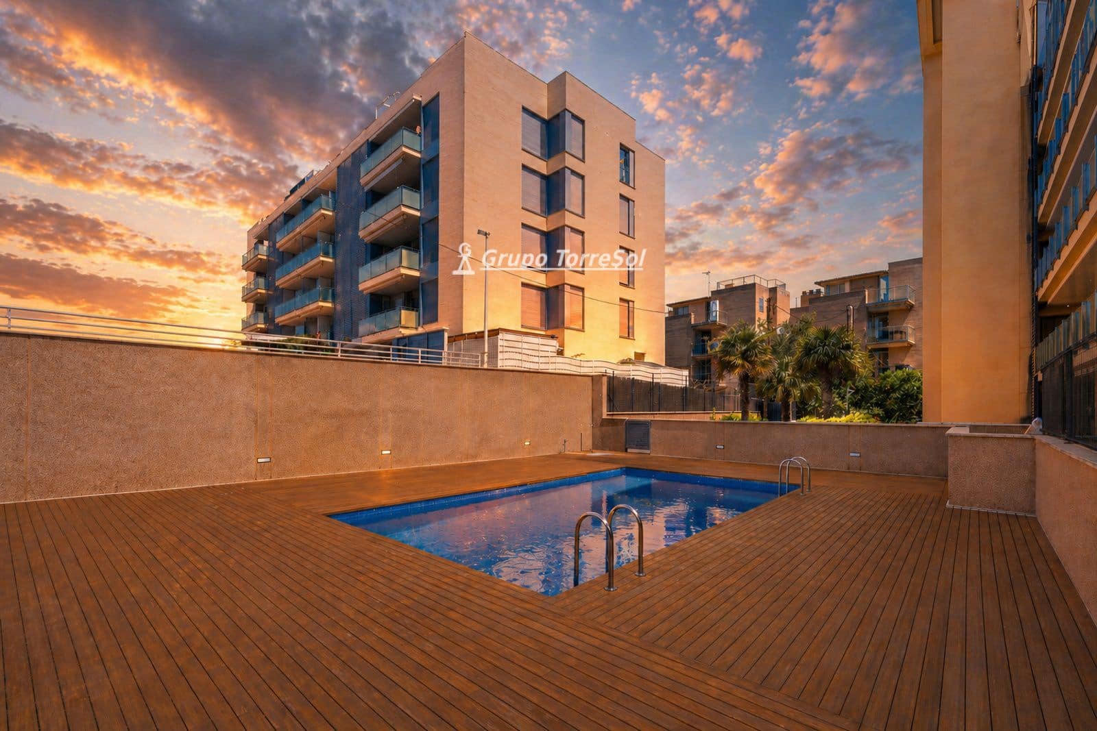 3 soverom Penthouse til salgs i Torredembarra med svømmebasseng garasje - € 399 000 (Ref: 9810379)