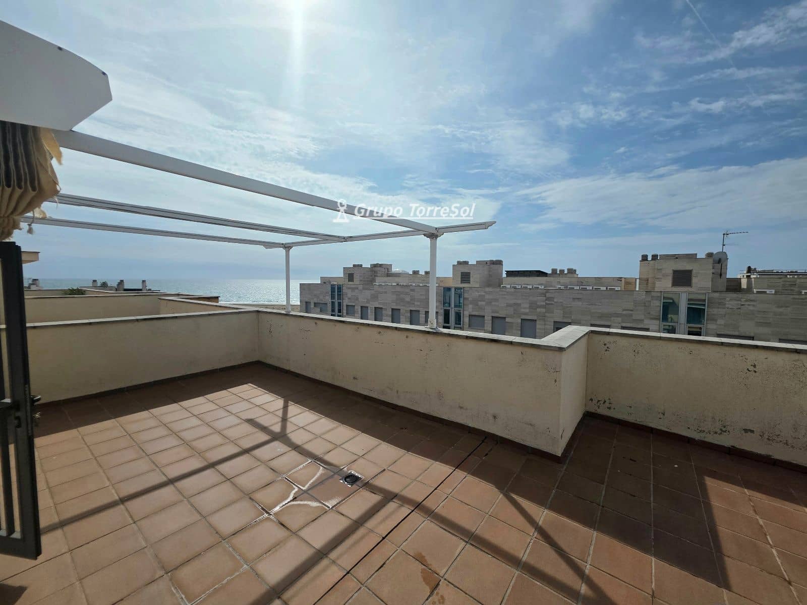 3 bedroom Penthouse for sale in Torredembarra with pool garage - € 399,000 (Ref: 9810379)