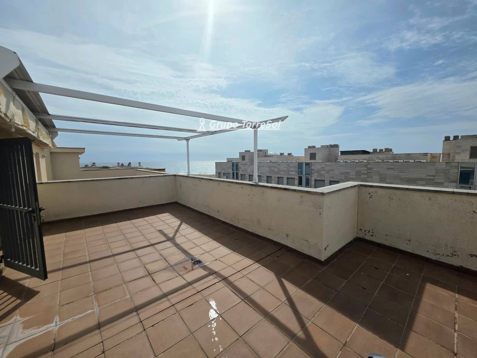 3 bedroom Penthouse for sale in Torredembarra with pool garage - € 399,000 (Ref: 9810379)