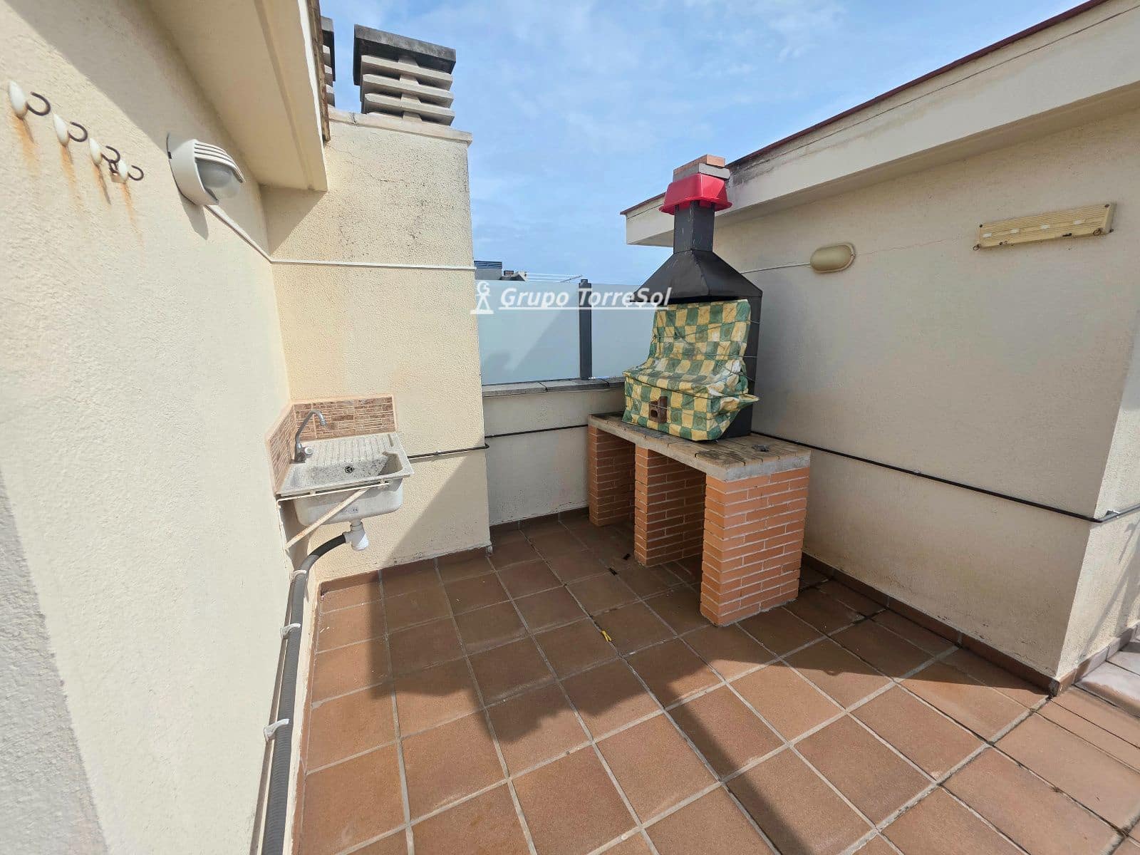 3 bedroom Penthouse for sale in Torredembarra with pool garage - € 399,000 (Ref: 9810379)