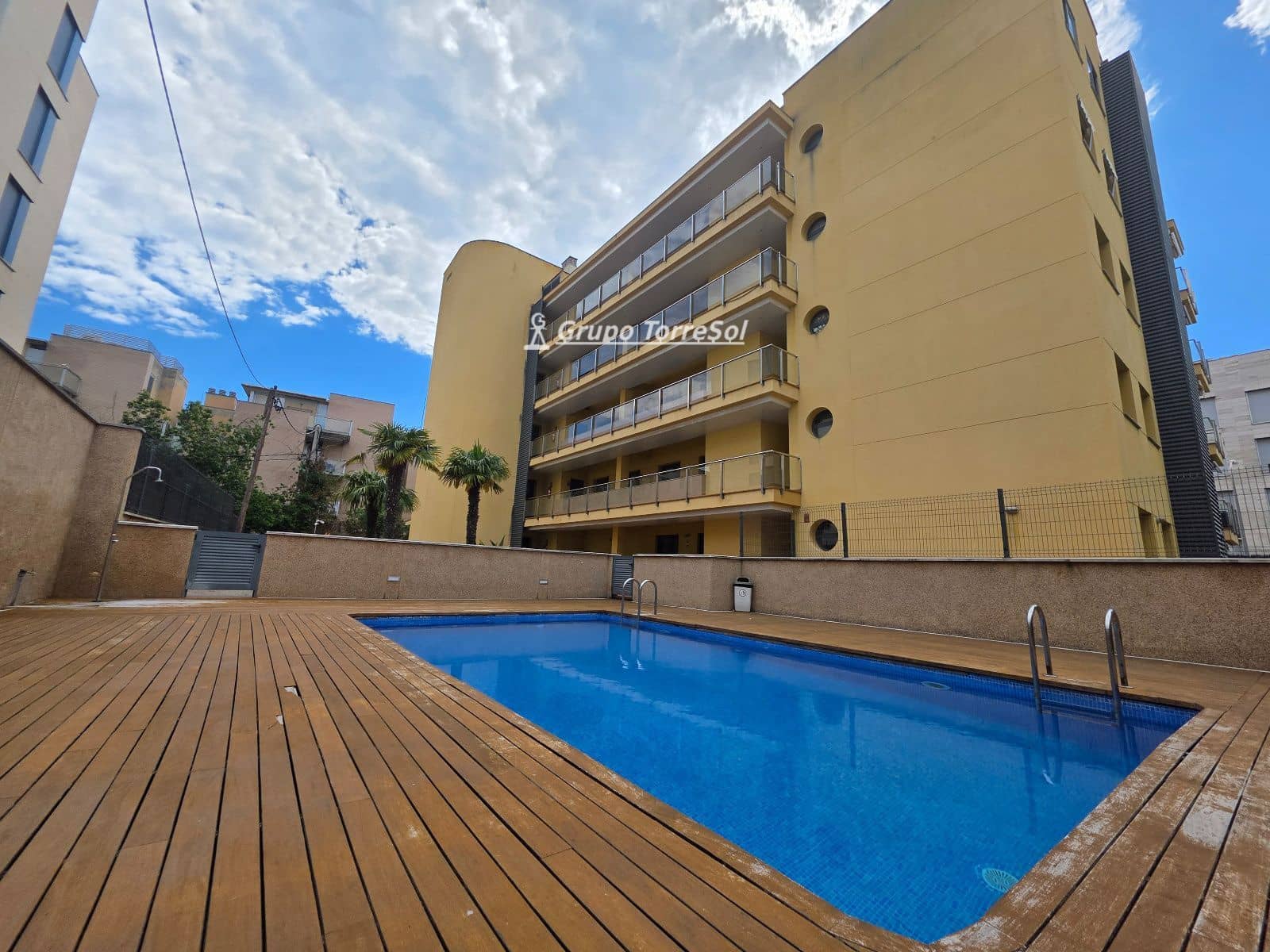 3 bedroom Penthouse for sale in Torredembarra with pool garage - € 399,000 (Ref: 9810379)