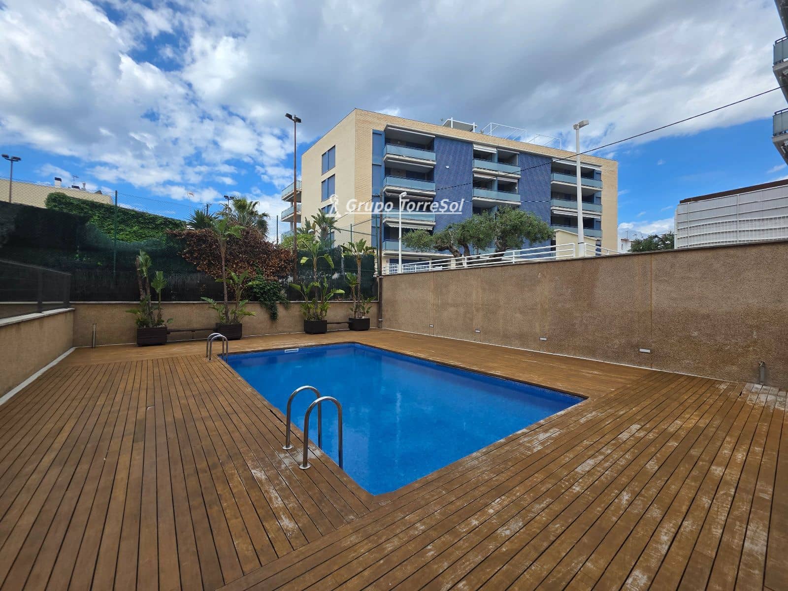 3 bedroom Penthouse for sale in Torredembarra with pool garage - € 399,000 (Ref: 9810379)