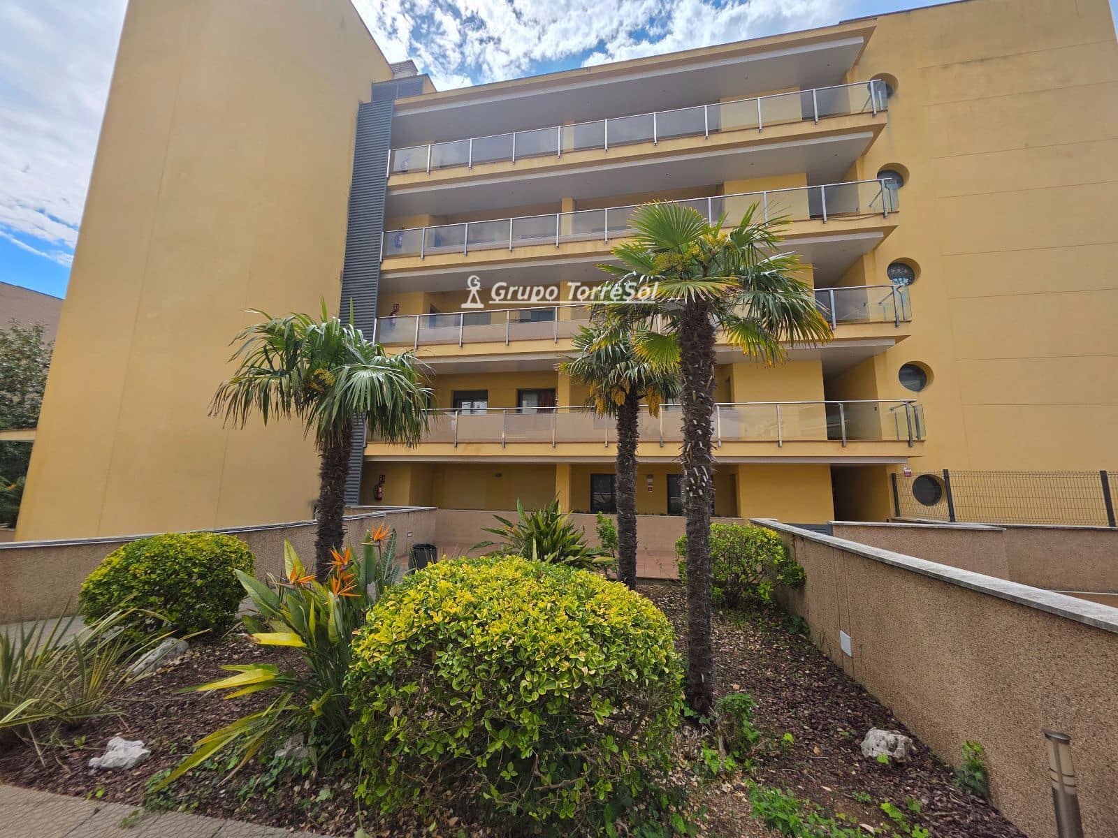 3 bedroom Penthouse for sale in Torredembarra with pool garage - € 399,000 (Ref: 9810379)