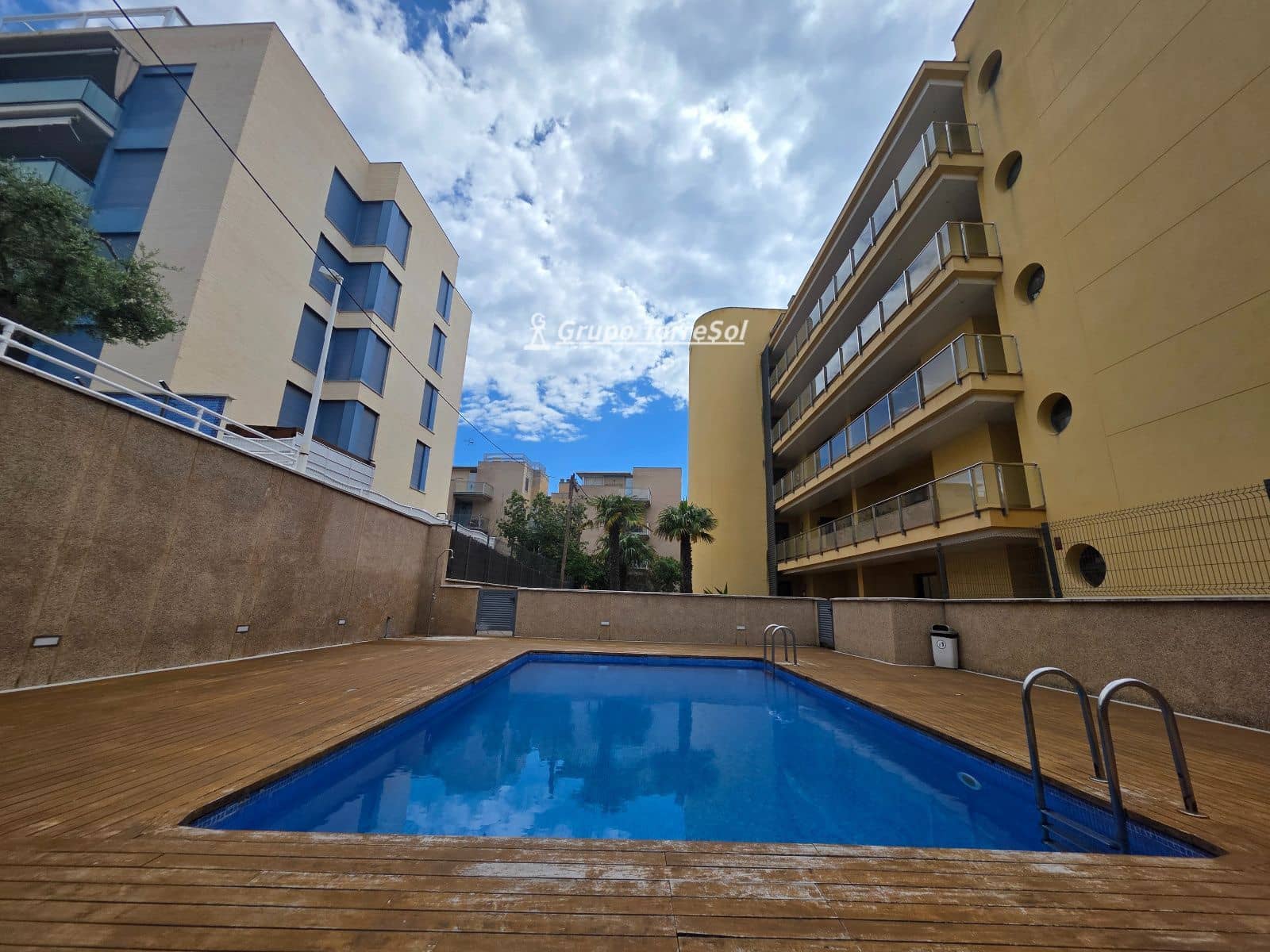 3 bedroom Penthouse for sale in Torredembarra with pool garage - € 399,000 (Ref: 9810379)