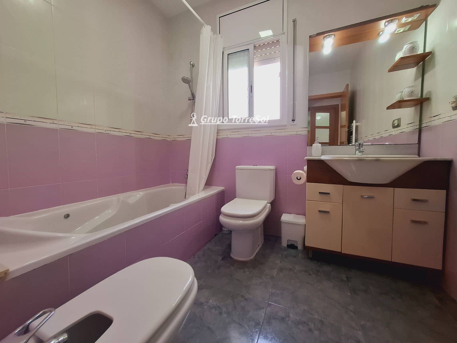 4 quarto Moradia para venda em Castellet i la Gornal com piscina garagem - 362 000 € (Ref: 9814548)