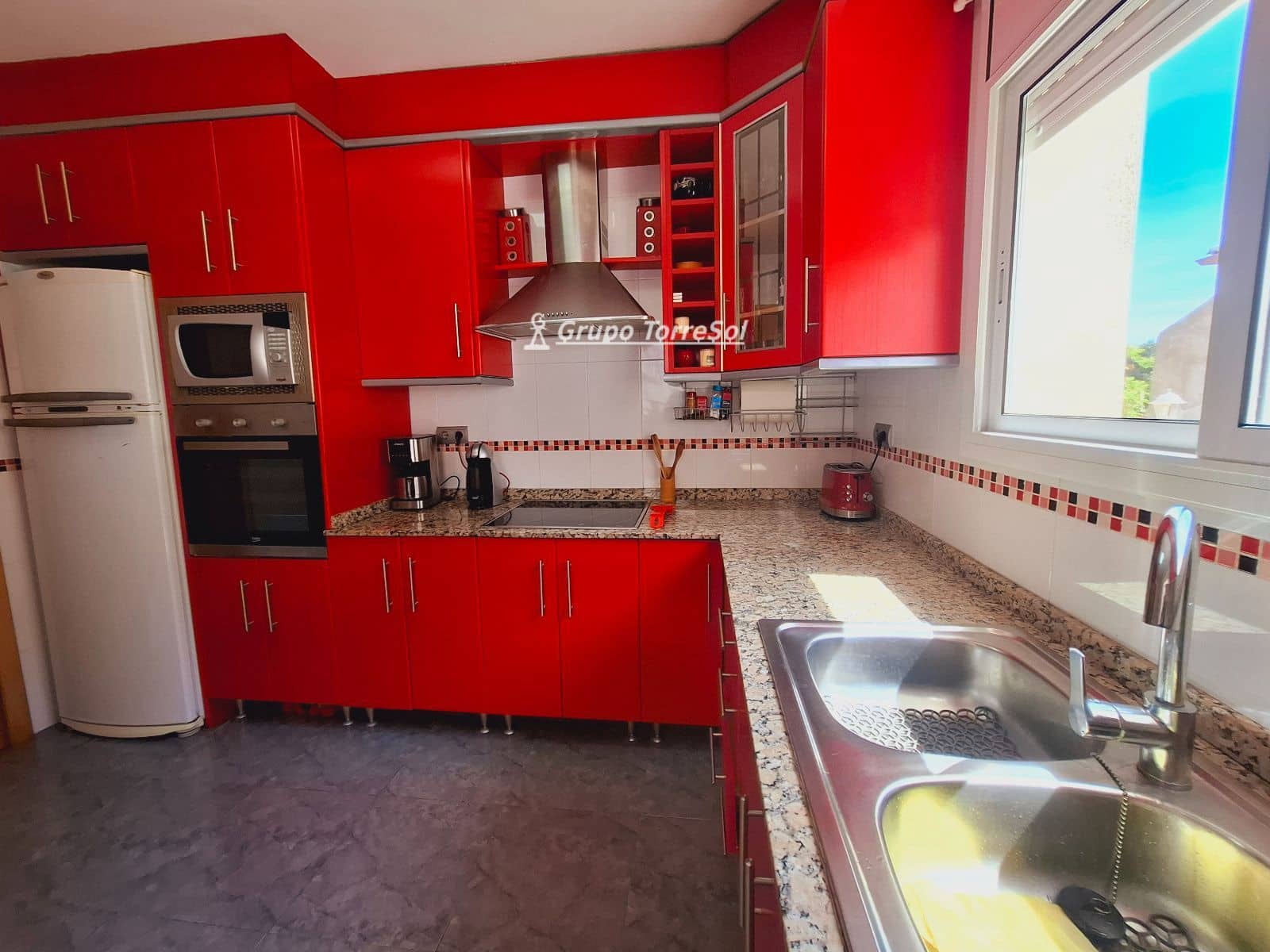 4 quarto Moradia para venda em Castellet i la Gornal com piscina garagem - 362 000 € (Ref: 9814548)