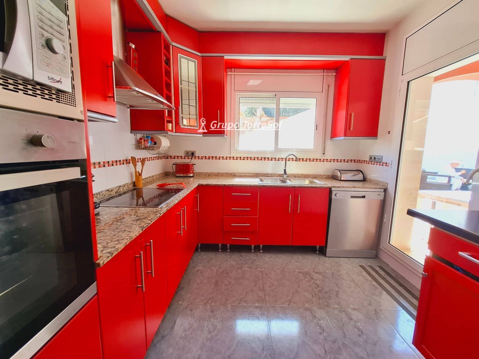 4 quarto Moradia para venda em Castellet i la Gornal com piscina garagem - 362 000 € (Ref: 9814548)