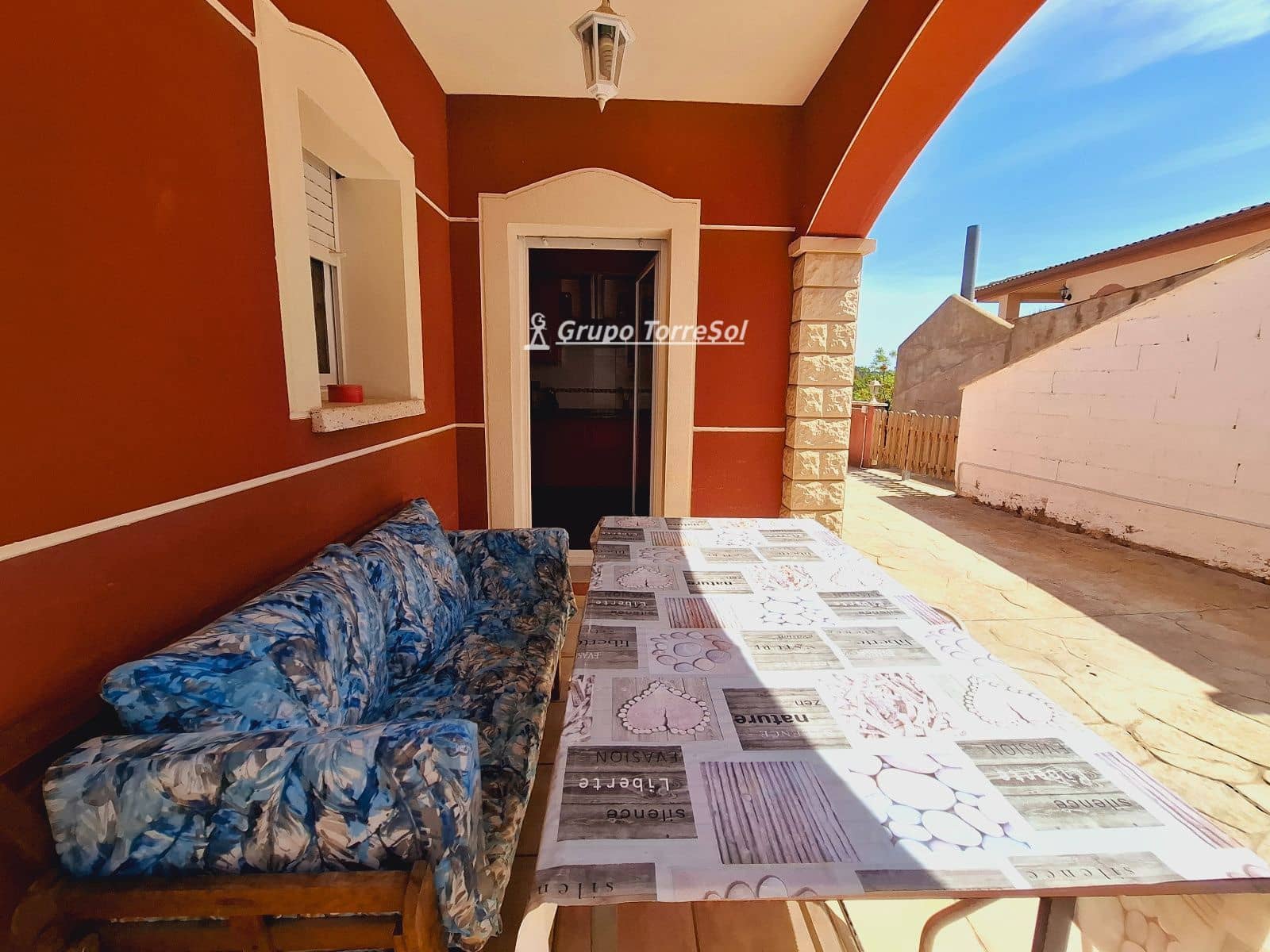 4 quarto Moradia para venda em Castellet i la Gornal com piscina garagem - 362 000 € (Ref: 9814548)