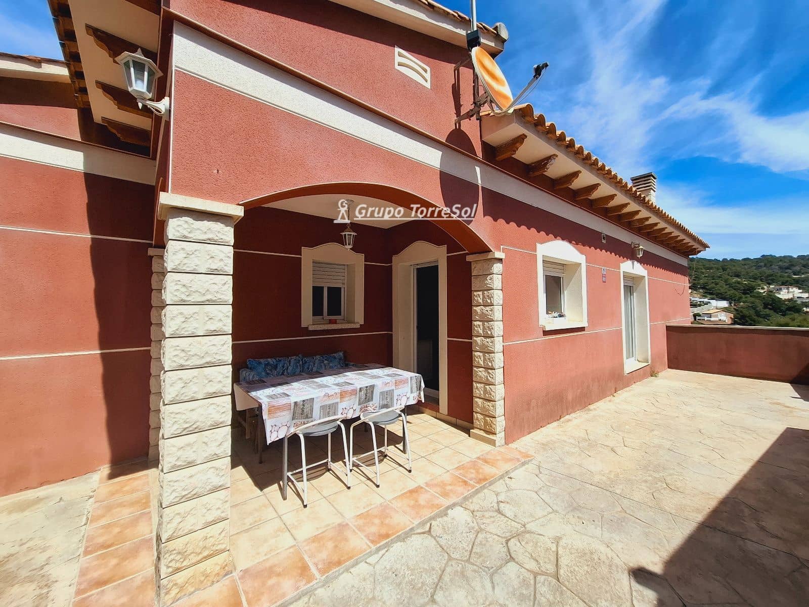 4 quarto Moradia para venda em Castellet i la Gornal com piscina garagem - 362 000 € (Ref: 9814548)