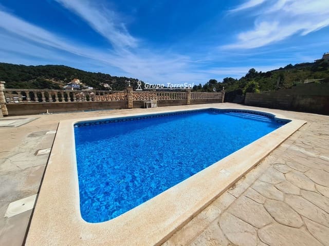 4 quarto Moradia para venda em Castellet i la Gornal com piscina garagem - 362 000 € (Ref: 9814548)
