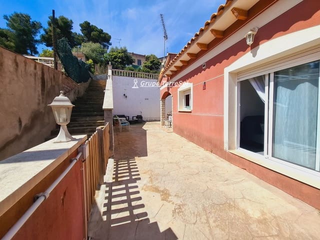 4 quarto Moradia para venda em Castellet i la Gornal com piscina garagem - 362 000 € (Ref: 9814548)
