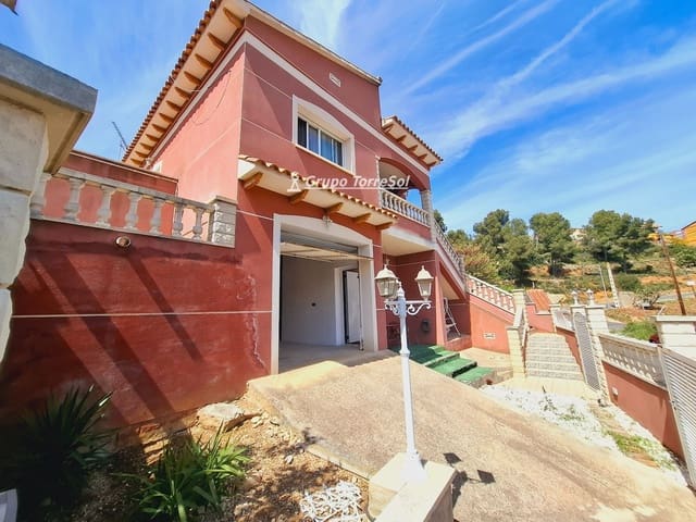 4 quarto Moradia para venda em Castellet i la Gornal com piscina garagem - 362 000 € (Ref: 9814548)