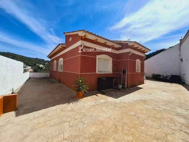 4 quarto Moradia para venda em Castellet i la Gornal com piscina garagem - 362 000 € (Ref: 9814548)