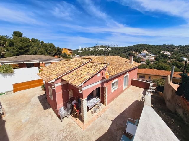 4 quarto Moradia para venda em Castellet i la Gornal com piscina garagem - 362 000 € (Ref: 9814548)
