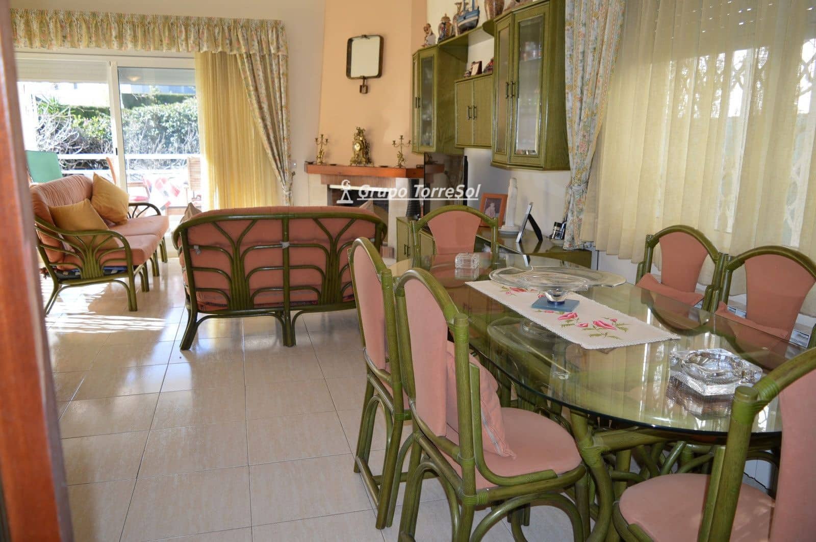 5 bedroom Villa for sale in Calafell with garage - € 510,000 (Ref: 9819166)