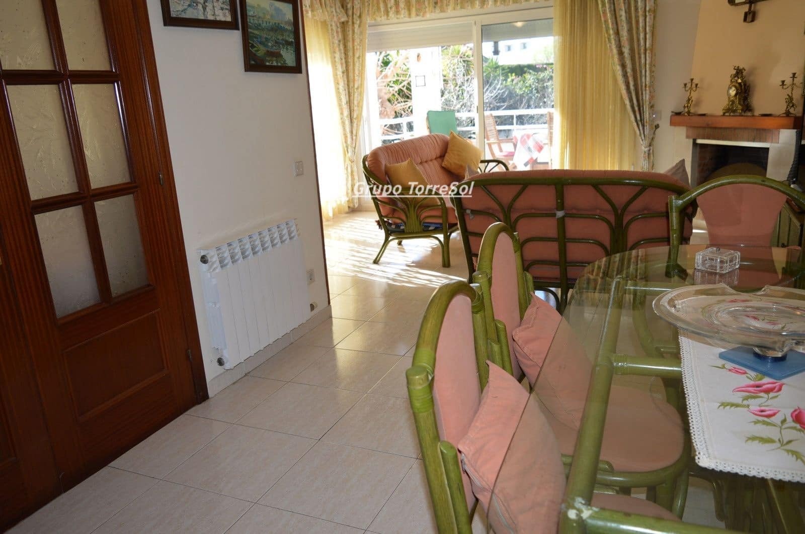 5 bedroom Villa for sale in Calafell with garage - € 510,000 (Ref: 9819166)