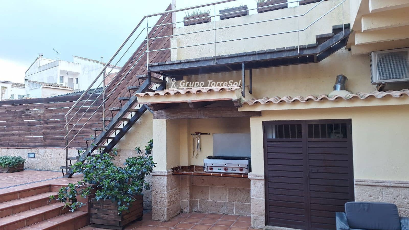 4 bedroom Townhouse for sale in Calafell with pool garage - € 375,000 (Ref: 9820732)