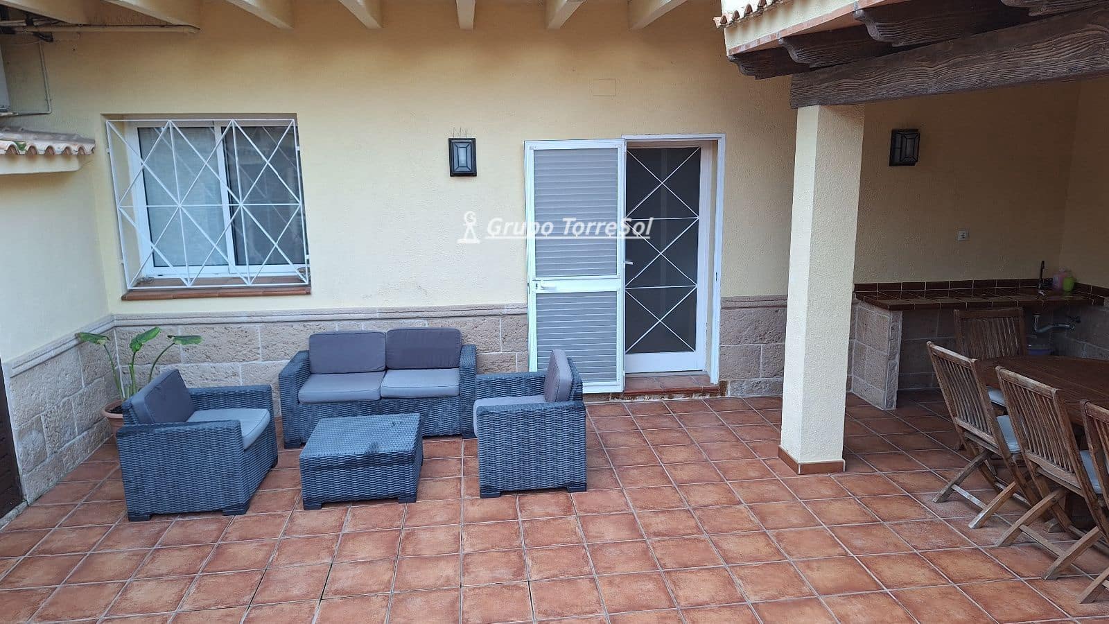 4 bedroom Townhouse for sale in Calafell with pool garage - € 375,000 (Ref: 9820732)