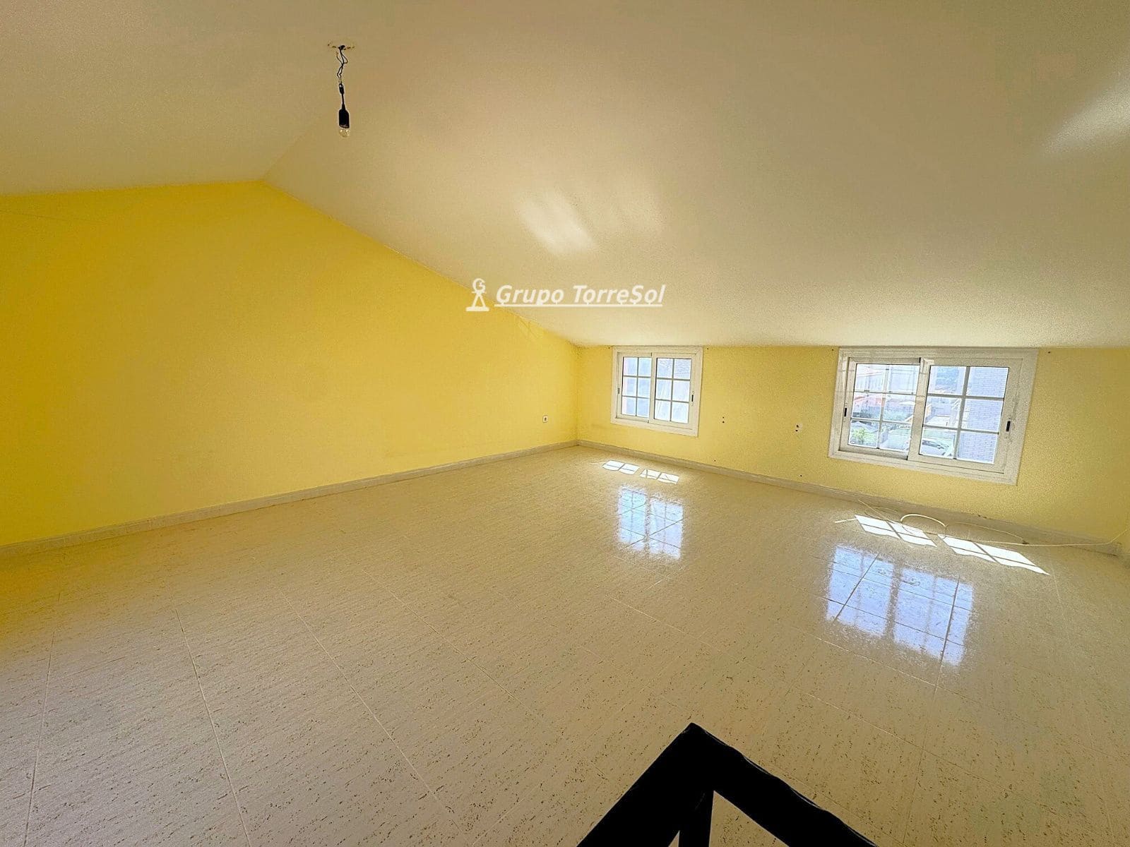 4 bedroom Townhouse for sale in Calafell with garage - € 371,000 (Ref: 9821370)