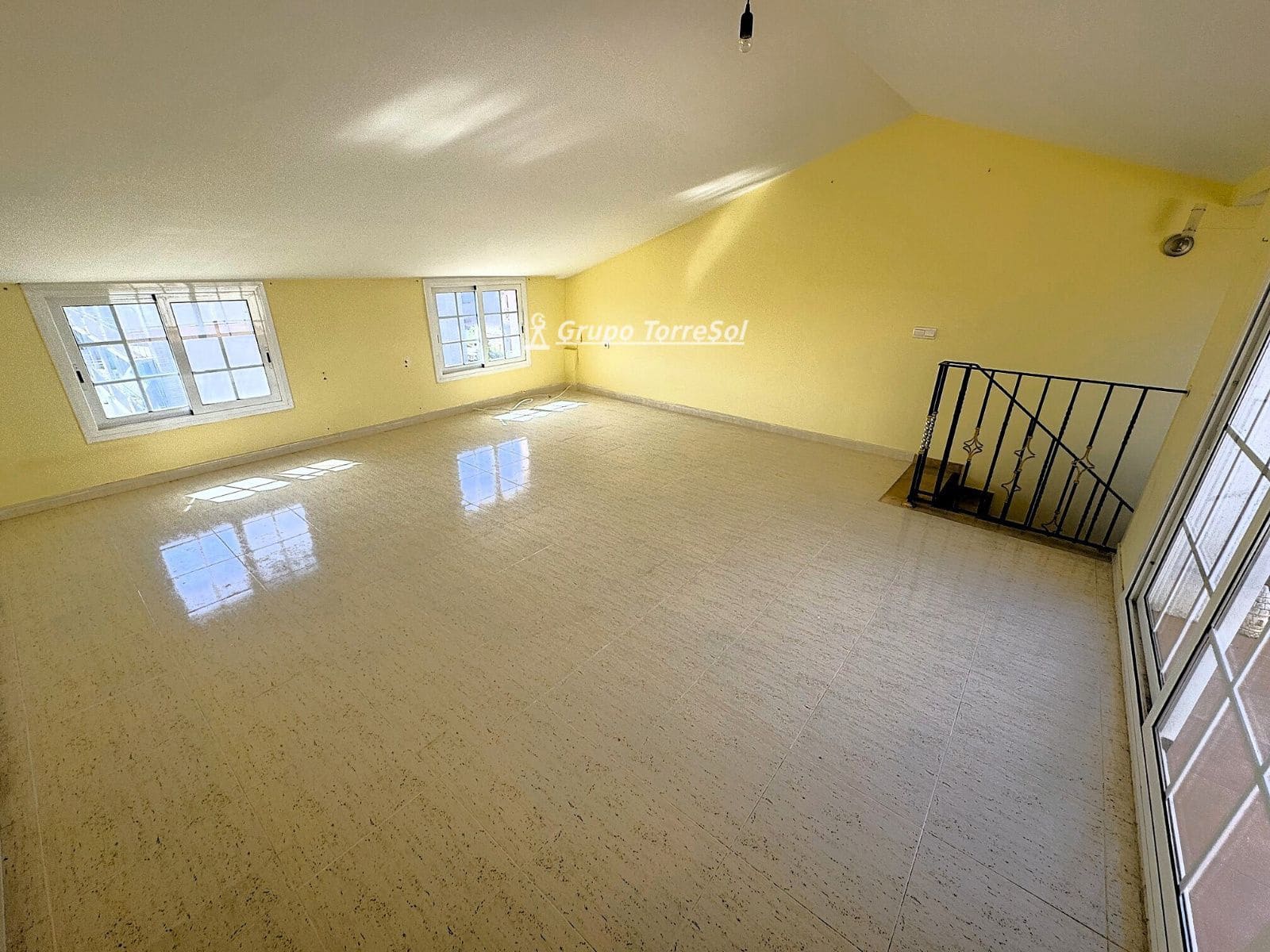 4 bedroom Townhouse for sale in Calafell with garage - € 371,000 (Ref: 9821370)