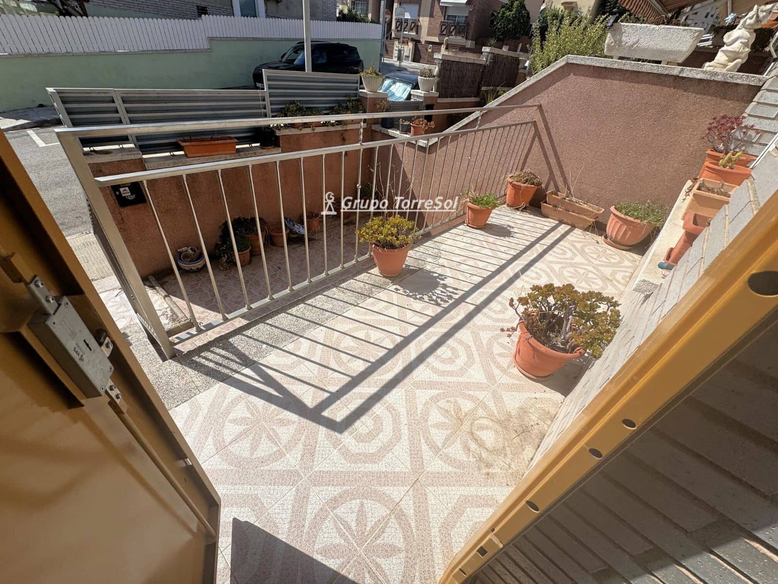 4 bedroom Townhouse for sale in Calafell with garage - € 371,000 (Ref: 9821370)