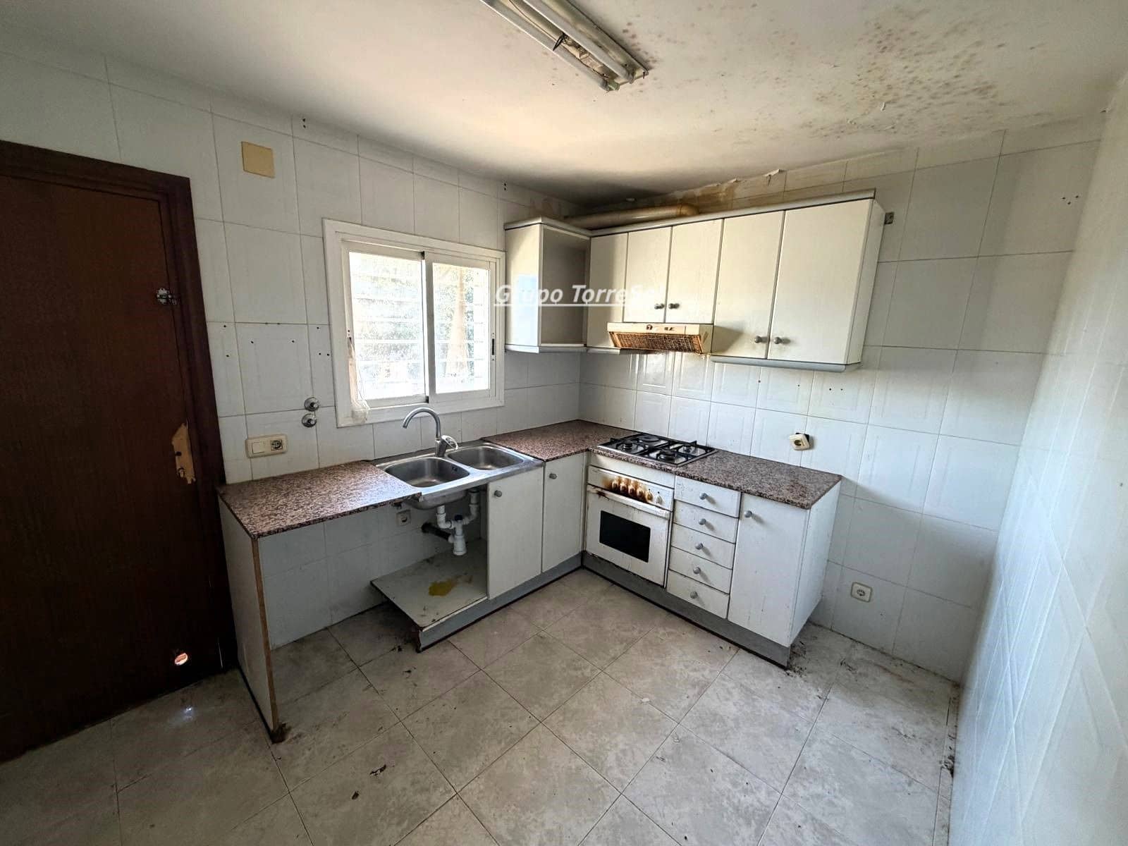 2 bedroom Townhouse for sale in Creixell with garage - € 180,000 (Ref: 9821371)