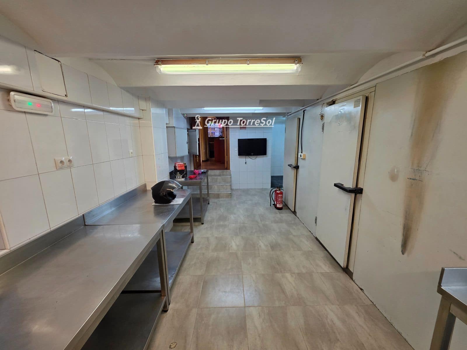Commercial for sale in Tarragona city - € 480,000 (Ref: 9823188)