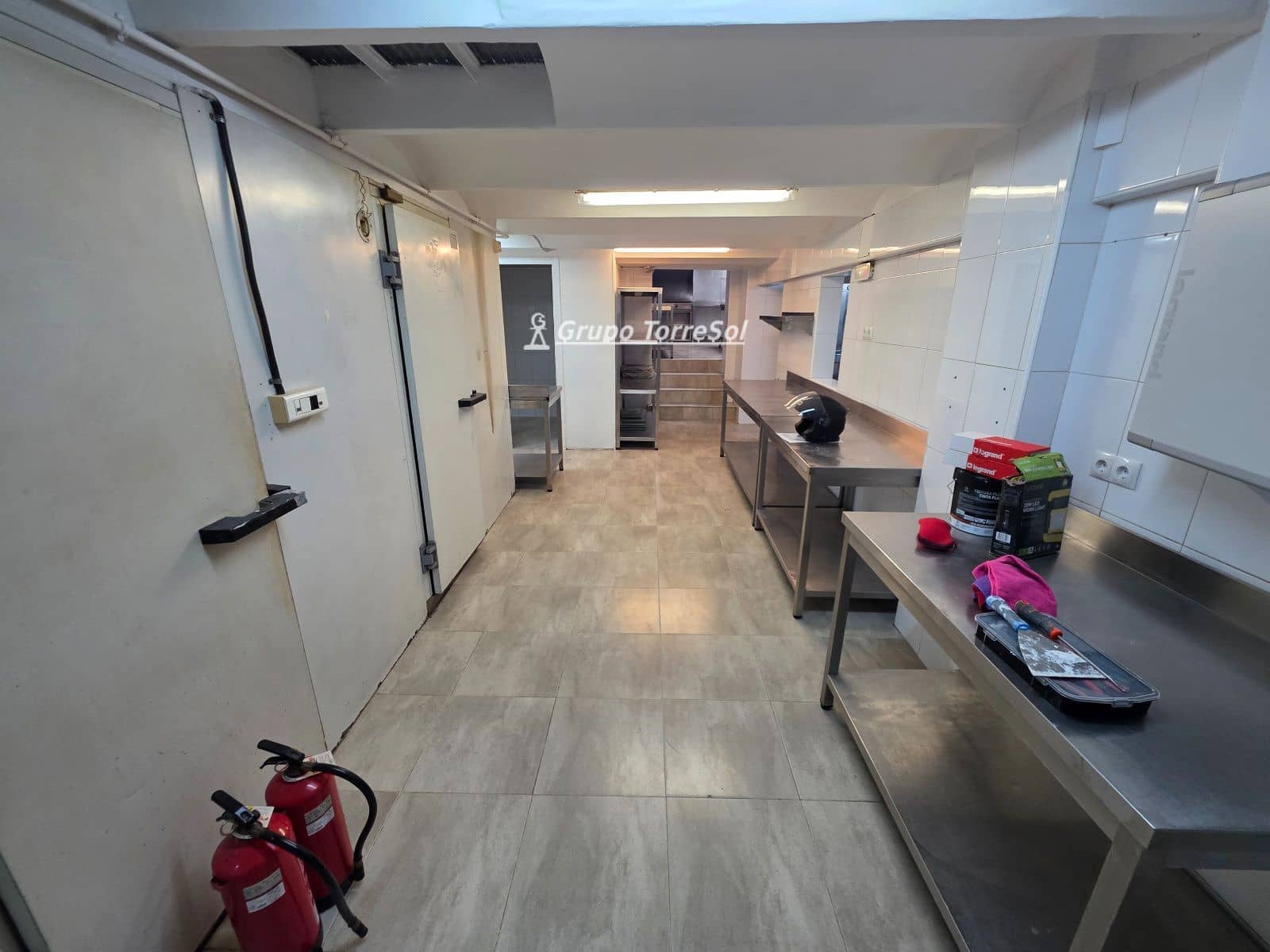 Commercial for sale in Tarragona city - € 480,000 (Ref: 9823188)