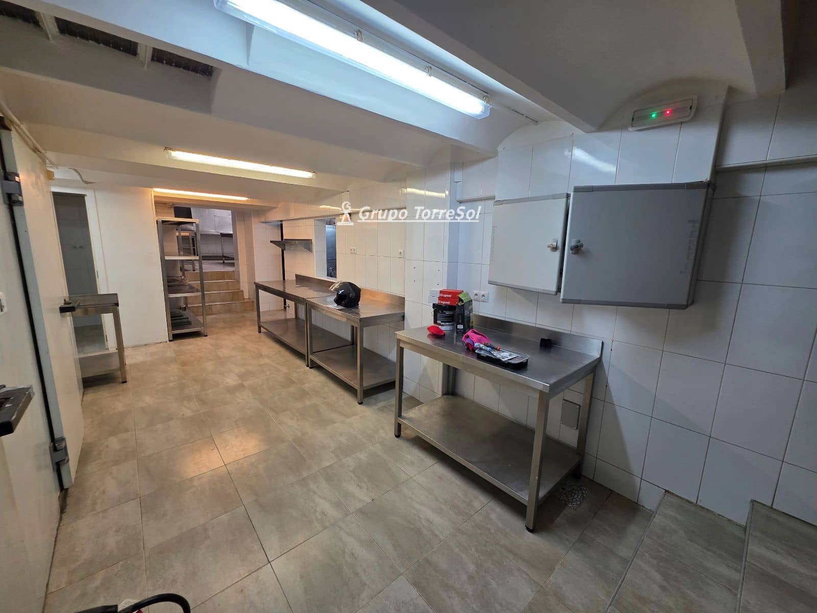 Commercial for sale in Tarragona city - € 480,000 (Ref: 9823188)