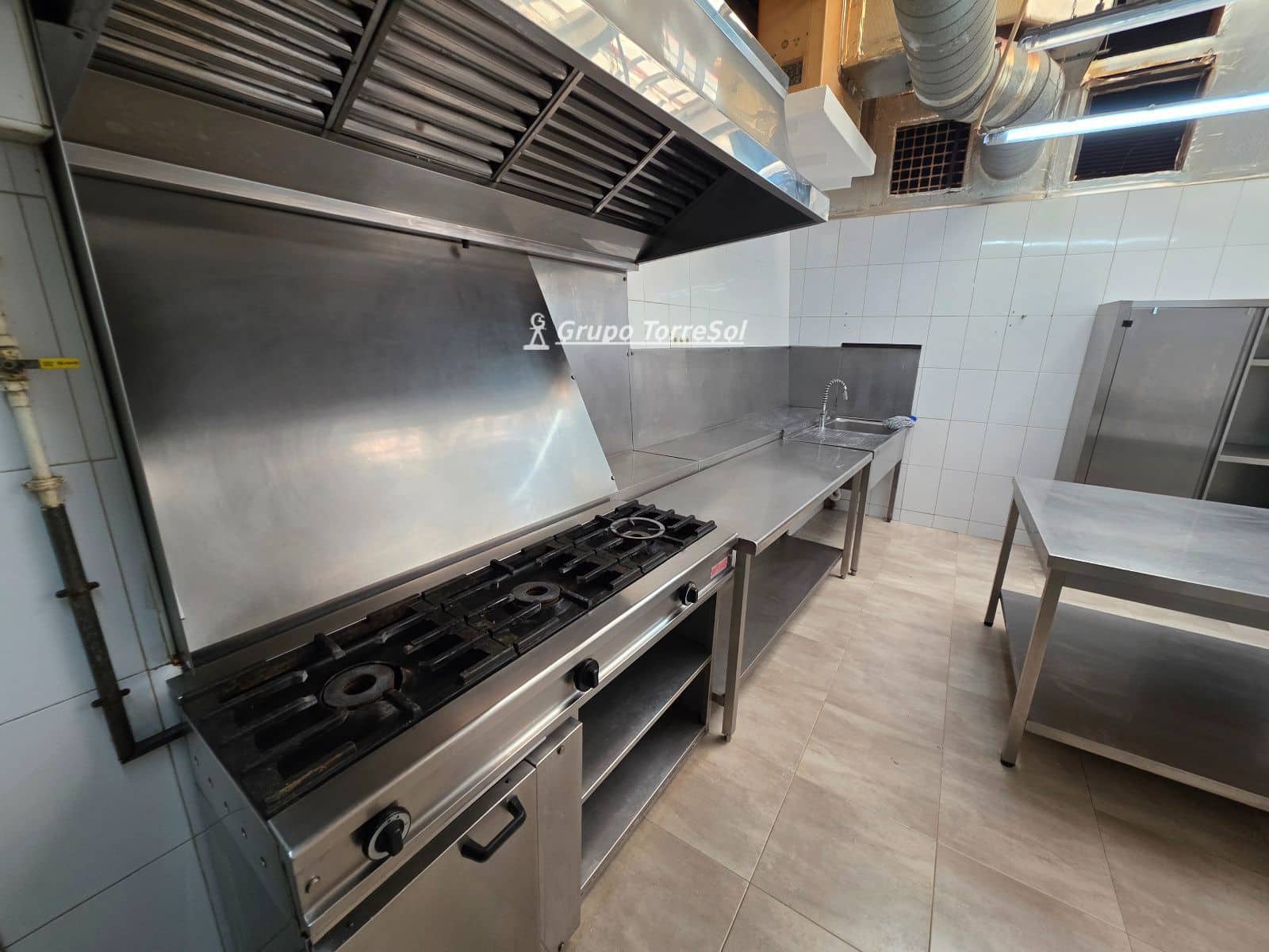 Commercial for sale in Tarragona city - € 480,000 (Ref: 9823188)