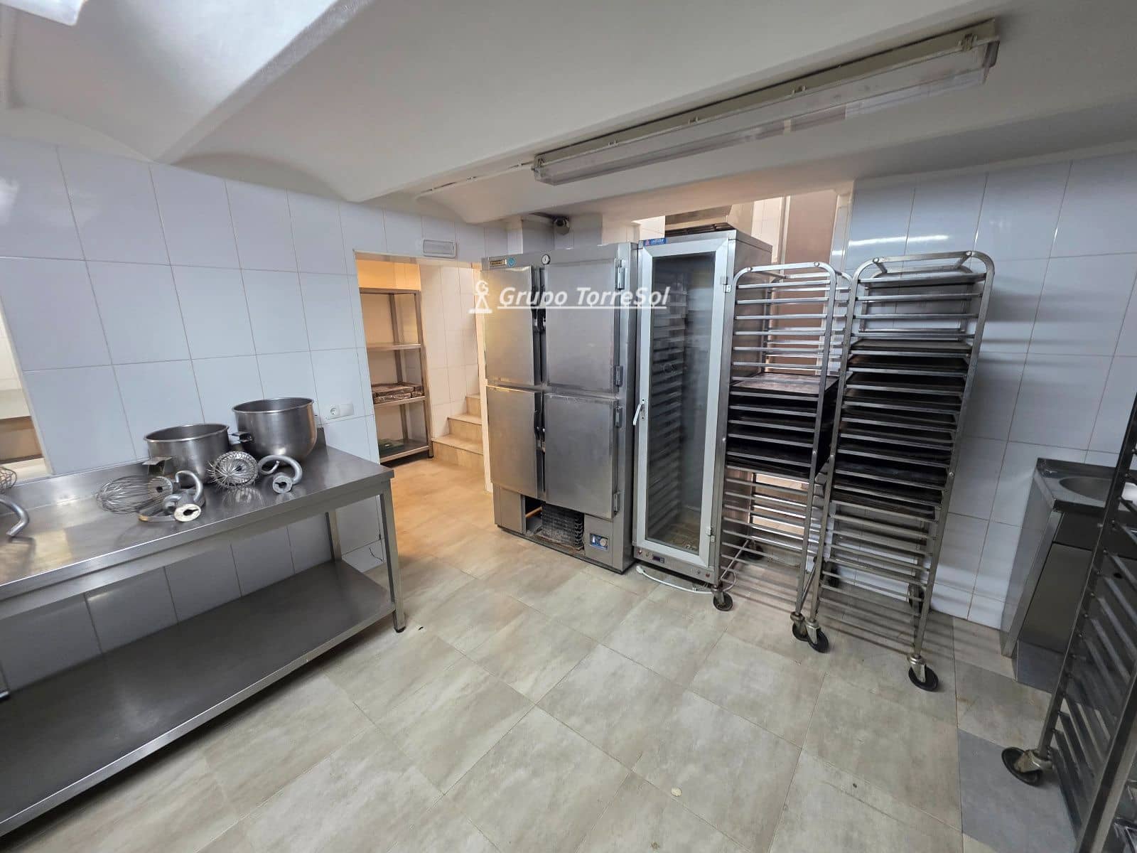 Commercial for sale in Tarragona city - € 480,000 (Ref: 9823188)